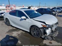 تۆیۆتا کامری